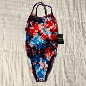 NIKE HYDRASTRONG Women’s Swimsuit